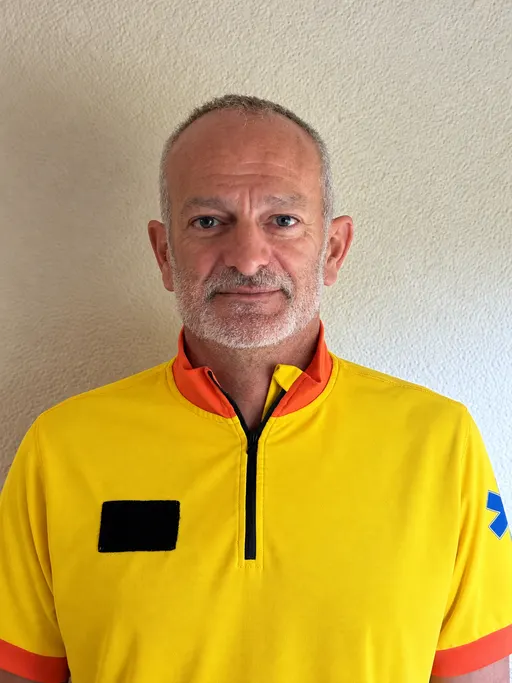 Juan González Fernández, técnico en emergencias sanitarias e instructor de SVB y DEA